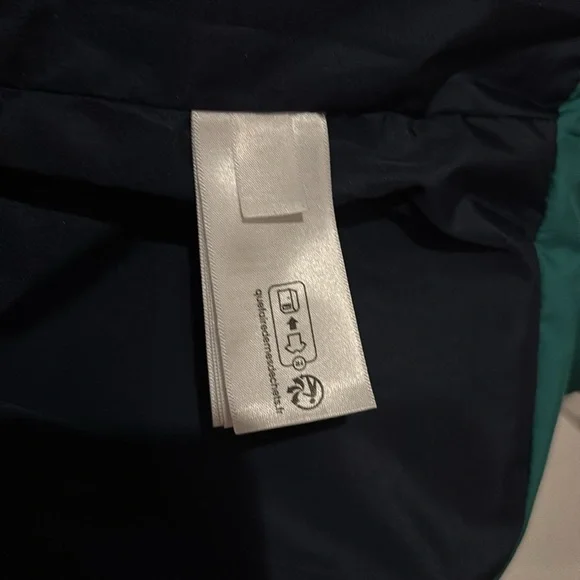 Amazon Essentials Boys Heavyweight Hooded Puffer Jacket Green Navy Color Block - Picture 5 of 15